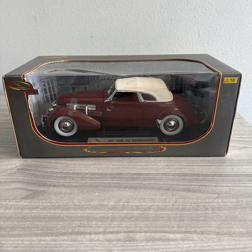Signature Models 1937 Cord 812 Supercharged Red Vehicle 1:18 Scale #18112
